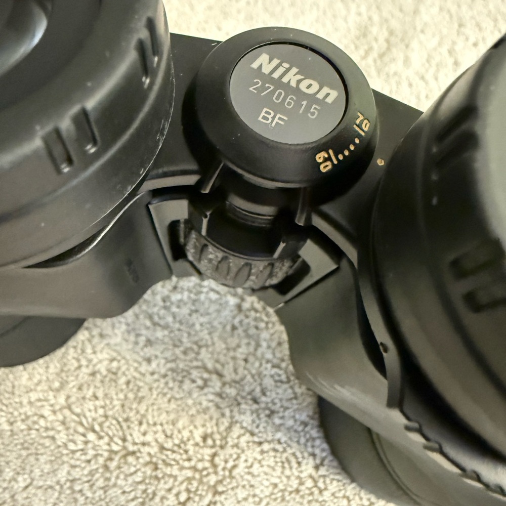 Nikon Action EX 8x40 Waterproof Binoculars with case - Picture 4 of 7
